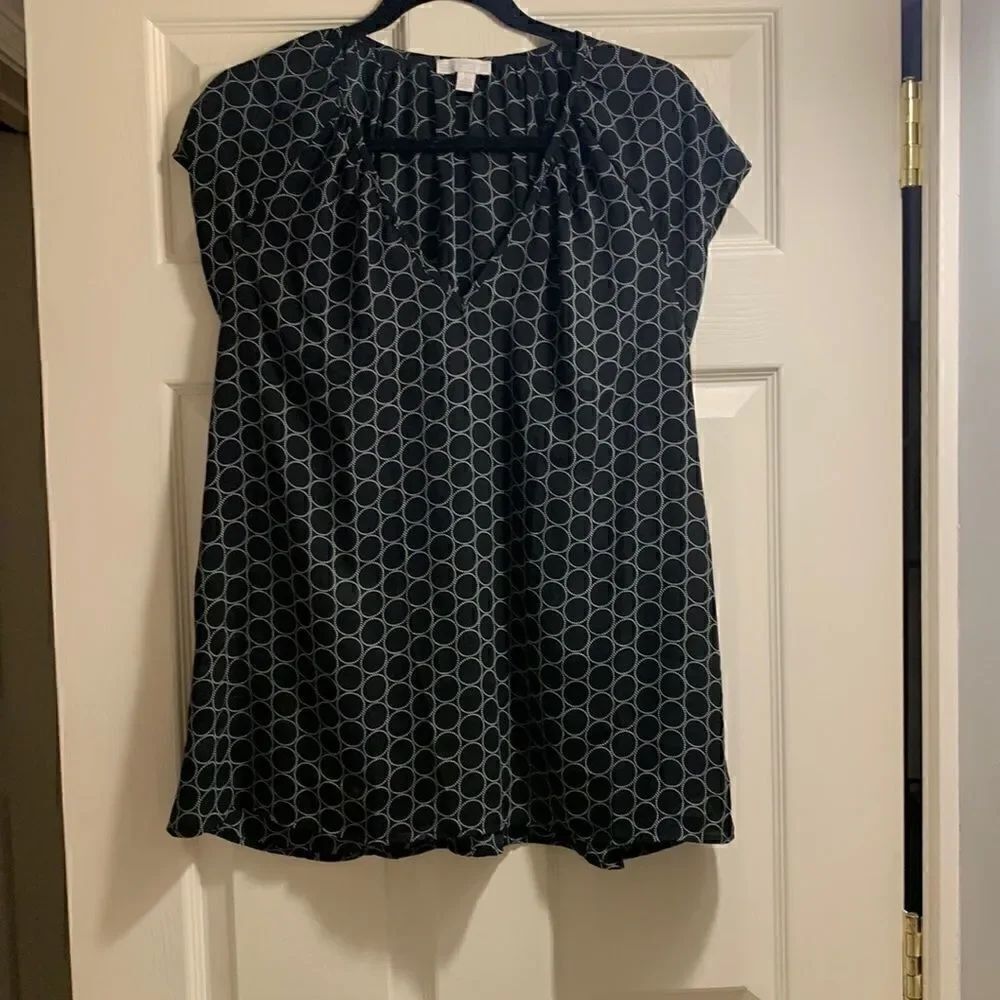 EUC size L black and white top